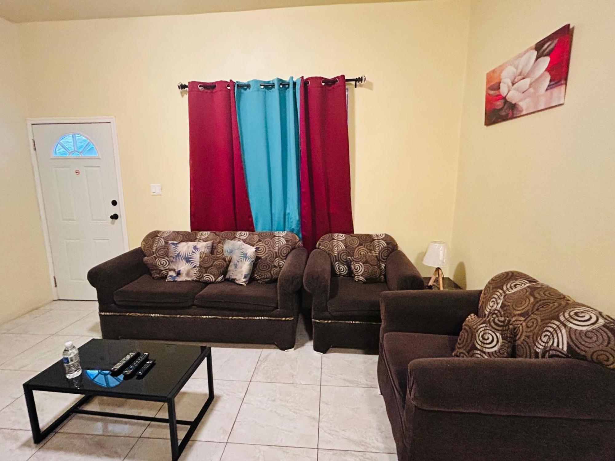 The Rest Stop- Gated Community-24 Hrs Security Montego Bay Exterior foto