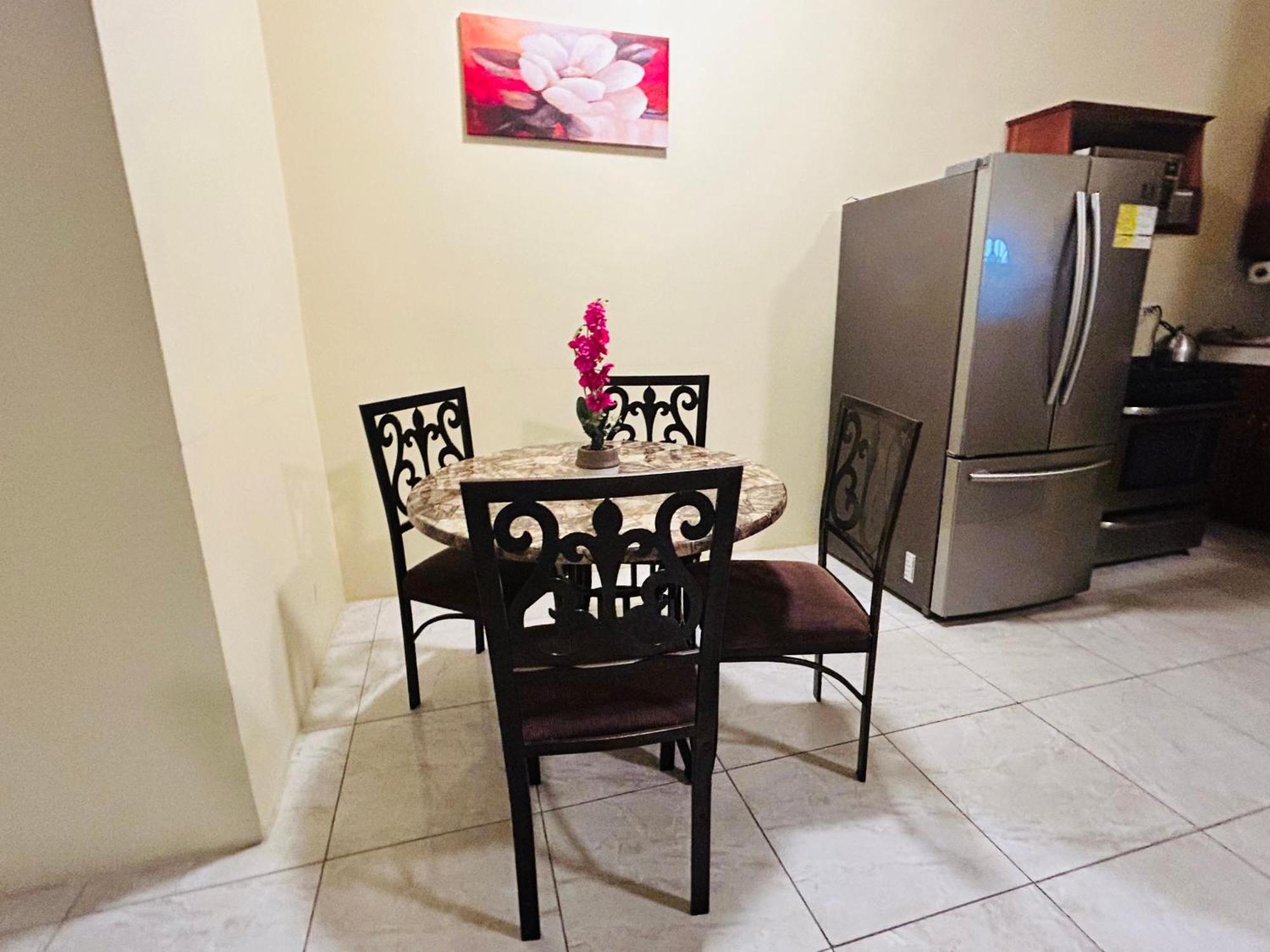 The Rest Stop- Gated Community-24 Hrs Security Montego Bay Exterior foto